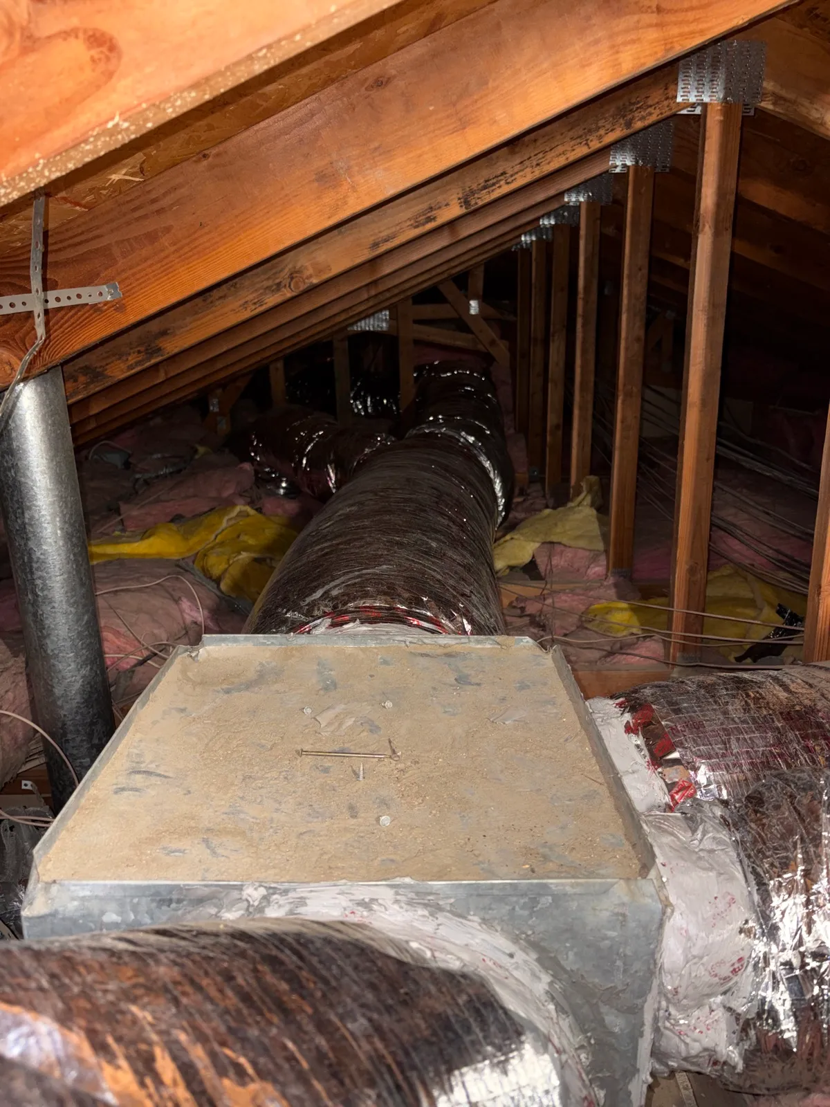 New plenum and air duct run cleanly installed by Abundant Air, La Quinta CA